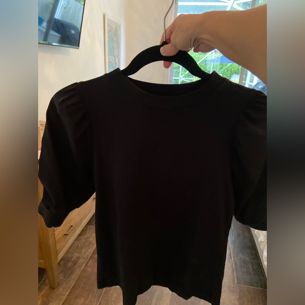 Frame black tshirt puffy sleeve